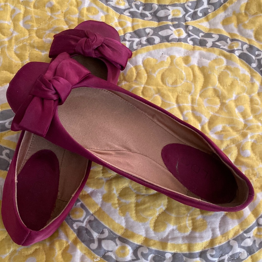 Aldo flats with bows